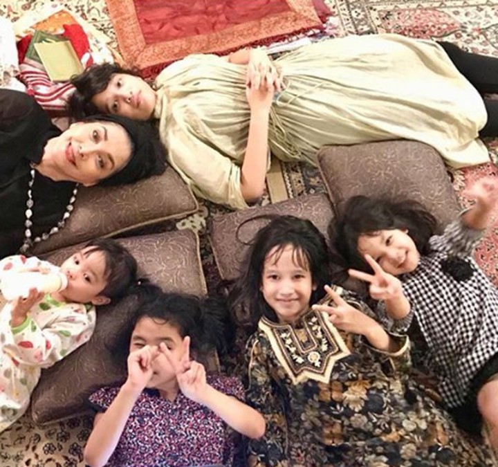 Sweet! Keseruan Widyawati saat Habiskan Waktu Bareng Cucu