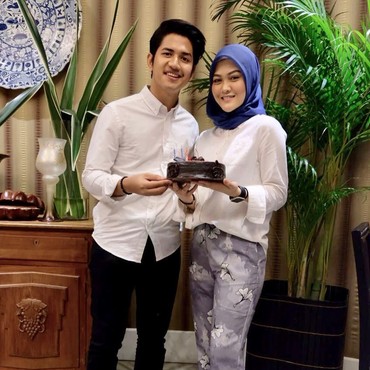 Singgung Rasa Sakit & Lepas Hijab, Istri Zikri Daulay Bantah Ada Pelakor