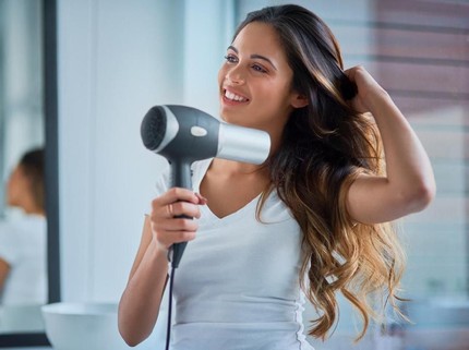 Tips Perawatan Rambut dari Dokter Jika Sering Hairstyling