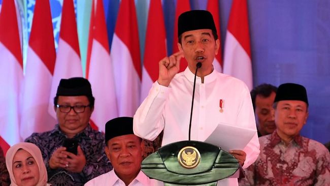 Hadapi Revolusi Industri 4.0, Jokowi Ingin Menteri Berinovasi Menghadapi revolusi industri 4.0, Presiden Jokowi menginstruksikan para menteri untuk melakukan perubahan yang terintegrasi dan masif.