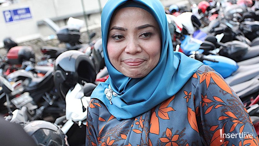 Khairil Anwar Janda kaya raya, Muzdalifah, baru-baru ini dikabarkan akan segera menikah untuk keempat kalinya. Muzdalifah sebelumnya sudah pernah tiga kali bersuami.