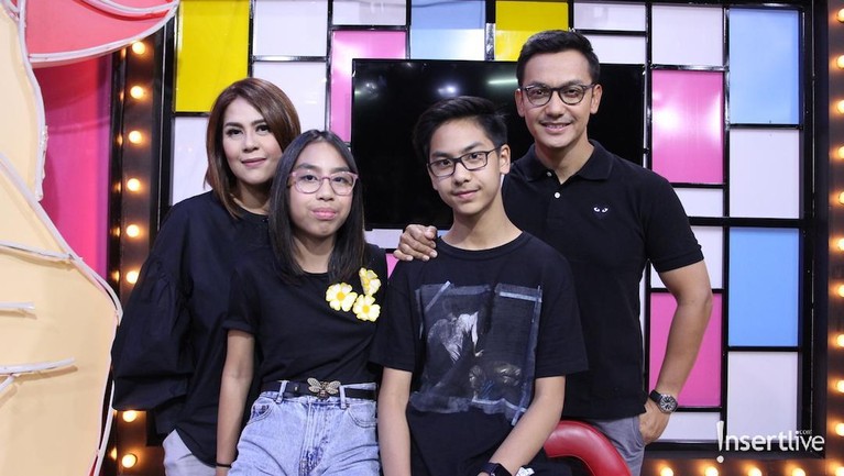 Gunawan menikah dengan Sybilla Ernova Hartoto (Lala) dah kini dikaruniai dua anak.