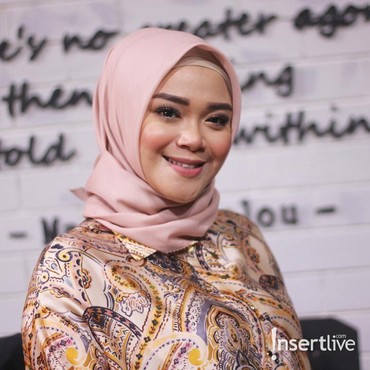 Selamat, Sheza Idris Melahirkan Anak Perempuan