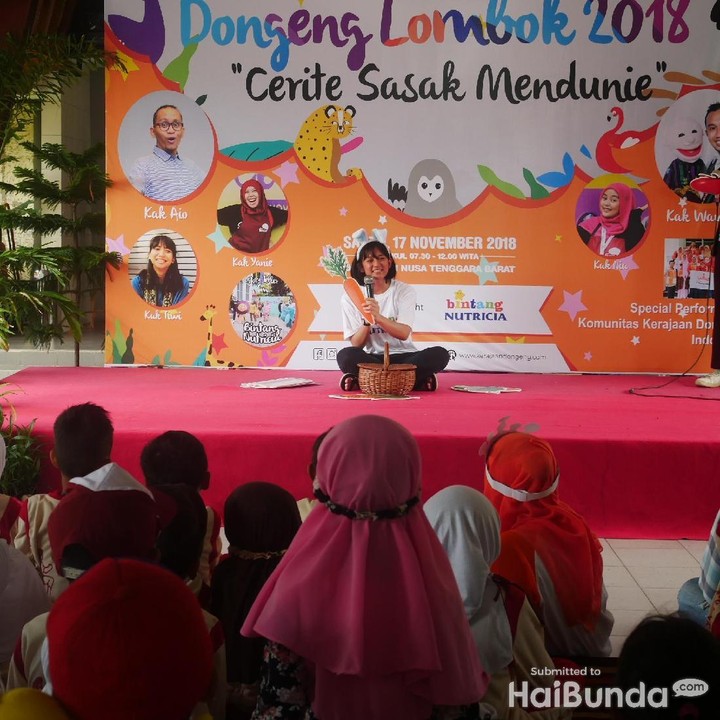<p>Akan lebih seru kalau mendongeng juga ada gambar-gambarnya, seperti yang dilakukan kakak Anin dari Bintang Nutricia.</p>