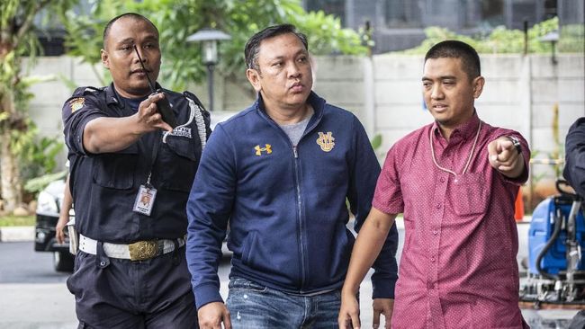 KPK Sita Rp55 Juta dari Kantor Bupati Pakpak Bharat KPK mengungkapkan selama dua hari kemarin, penyidik KPK menggeledah delapan lokasi di Medan dan Pakpak Bharat dan menyita sejumlah alat bukti korupsi.