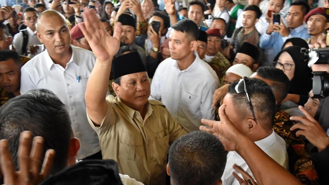 Calon Presiden nomor urut 02 Prabowo Subianto berharap mendapat dukungan dari kaum santri menjelang Pilpres 2019.
