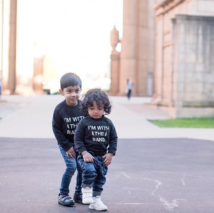 <p>Inilah si kakak dan adik, Hunter (5) dan Cache (3) yang merupakan cucu seniman Jajang C Noer. Hunter dan Cache adalah anak Nazira C Noer, Bun. (Foto: Instagram/ @naziracnoer)  </p>