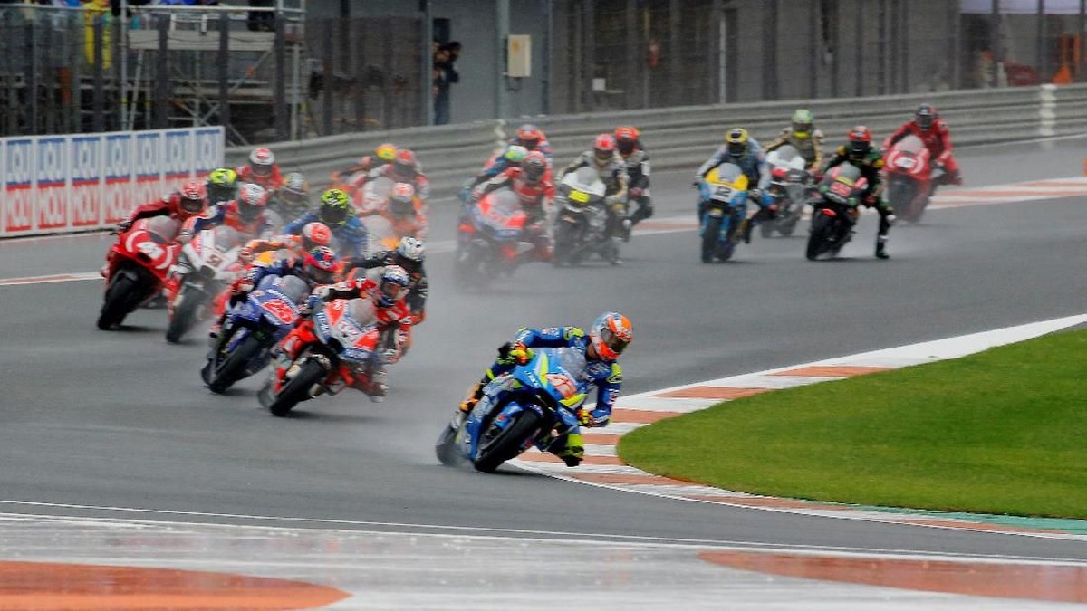 FOTO: Dovizioso Menang di Seri Paling Ekstrem MotoGP Valencia