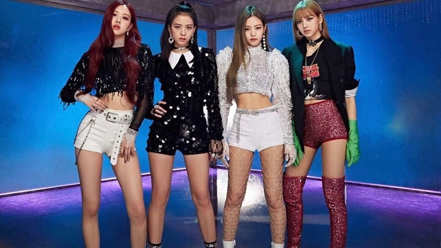 Seorang yang mengaku mantan karyawan YG Entertainment memaparkan alasan pria tidak boleh menjadi staf BLACKPINK. 