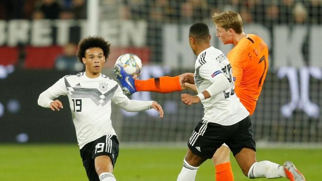 Jerman dan Belanda Bermain Imbang 2-2 di UEFA Nations League Timnas Jerman bermain imbang 2-2 dengan Belanda dalam laga UEFA Nations League yang berlangsugn di Stadion Veltins Arena, Gelsenkirchen, Selasa (19/11).