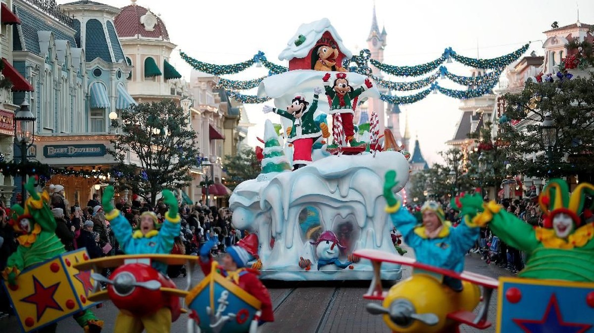 FOTO: Ceria Natal di Disneyland Paris