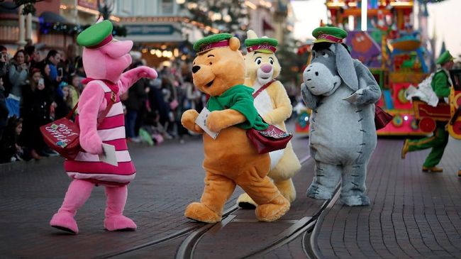 Selama bulan September biasanya harga tiket untuk semua paket wisata ke Disneyland akan jauh lebih murah.
