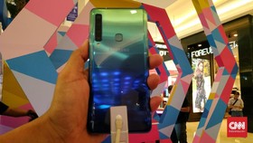 Usung 4 Kamera, Samsung Galaxy A9 Dibanderol Rp7,9 Juta