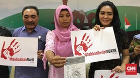 Perjuangkan PK, Baiq Nuril Tak Berharap Amnesti Jokowi
