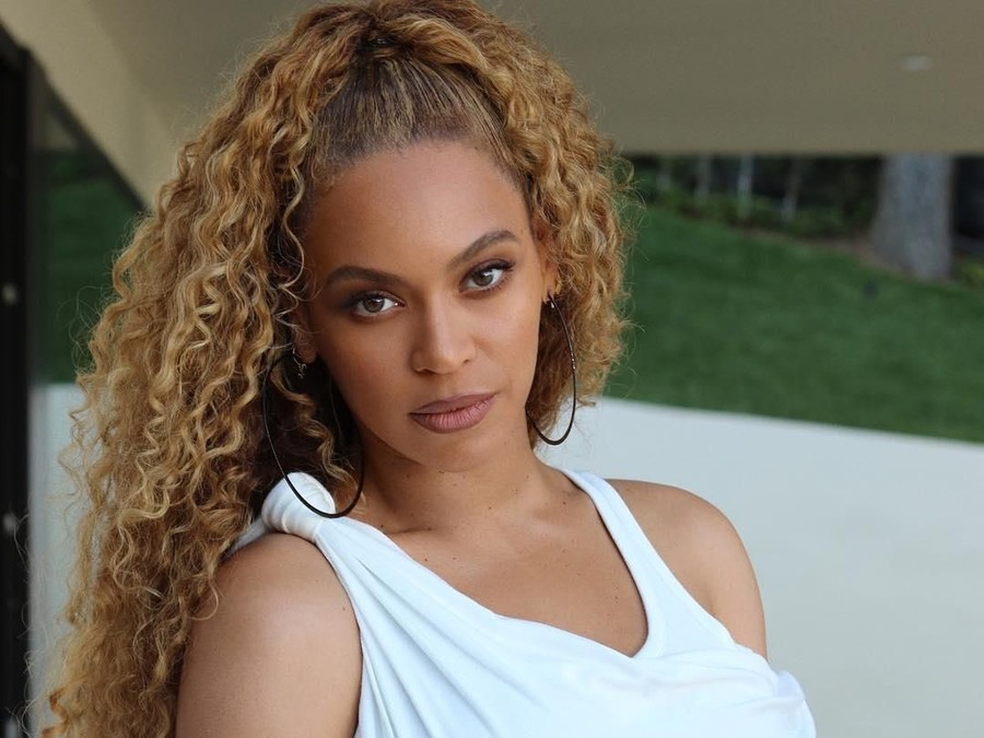 Beyonce Dilansir dari Forbes, beberapa musisi Hollywood wanita ini berhasil menyandang sebagai penyanyi dengan bayaran tertinggi selama 2018. Yuk intip ada siapa saja.