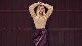 FOTO: Inspirasi Stylish Mix and Match Sweater di Musim Hujan Sweater seringkali identik dengan gaya kuno dan orang tua. Namun hapus anggapan itu dan buat gaya sweater Anda jadi stylish dan kekinian.