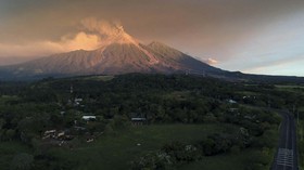 Gunung Berapi Guatemala Erupsi, Jalan Utama dan Bandara Ditutup