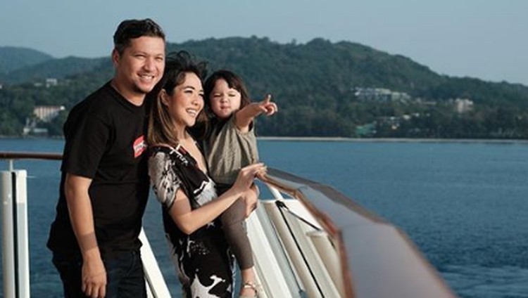 Tak mudah bagi Gisel-Gading mengambil jalan cerai. Tapi untuk sang putri, Gempi, Gisel dan Gading akan tetap memberi kasih sayang yang utuh.