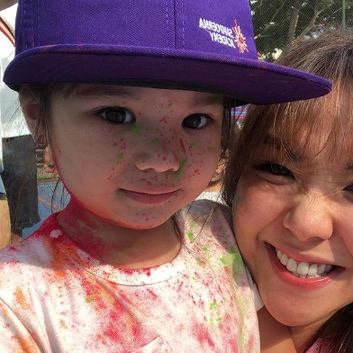 <p>Gempita yang akrab disapa Gempi sedang ikut lomba di salah satu acara di sekolahnya bareng bunda tercinta, <a href="https://hot.detik.com/detiktv/d-4310518/throwback-momen-kemesraan-gisel-dan-gading-marten?_ga=2.111733249.480857809.1542592998-1198794712.1536556213" target="_blank">Gisel</a>. (Foto: Instagram @gisel_la)</p>