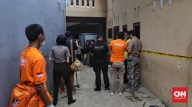Polisi Gelar Rekonstruksi Pembunuhan Satu Keluarga di Bekasi