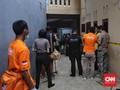Polisi Gelar Rekonstruksi Pembunuhan Satu Keluarga di Bekasi