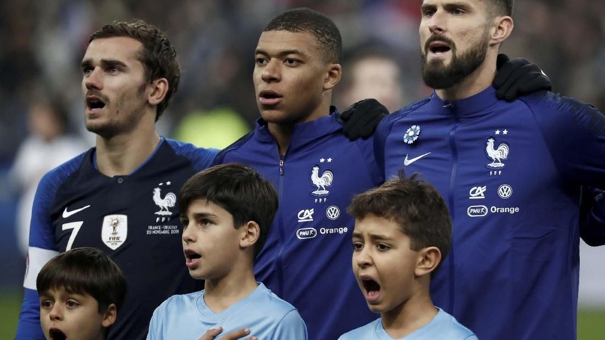 FOTO: Prancis vs Uruguay Laga Spesial Griezmann