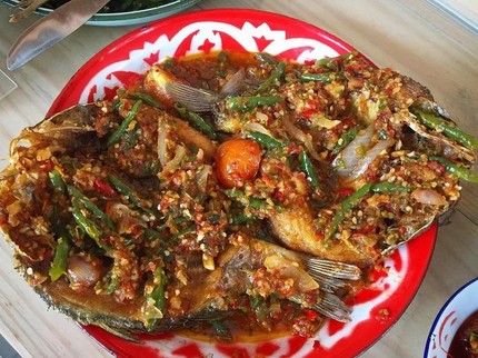 Menu Sahur: Resep Ikan Mas Goreng Kecap, Sajian Praktis yang Nikmat Abis