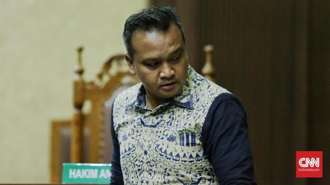 Jaksa telah menuntut Irvanto, yang merupakan keponakan Setnov dengan hukuman 12 tahun penjara dalam kasus korupsi e-KTP.