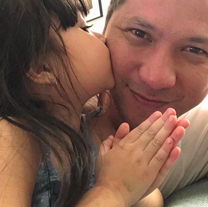 <p>Kecup penuh cinta dari Gempi untuk Papa <a href="https://hot.detik.com/celeb/d-4310409/kata-keluarga-gading-marten-soal-gugatan-cerai-gisella-anastasia?_ga=2.14011314.480857809.1542592998-1198794712.1536556213" target="_blank">Gading Marten</a>. (Foto: Instagram/ @gadiiing)</p>