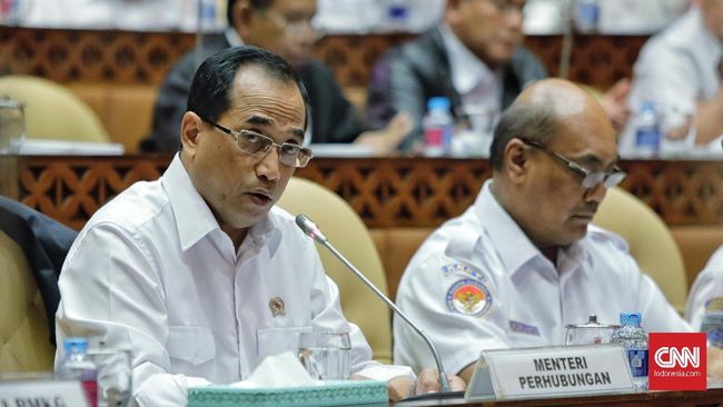 Survei Kemenhub: 18 Juta Orang Bakal Mudik Meski Dilarang Menhub Budi meminta pemda ikut serta mengawasi pemudik untuk mencegah penularan covid-19. Survei Kemenhub mencatat 18 juta orang tetap mudik meski dilarang.