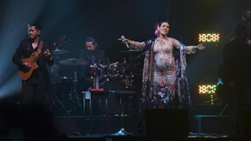 Raisa Gendong Bayi Sembari Rekaman Single 'Kembali'