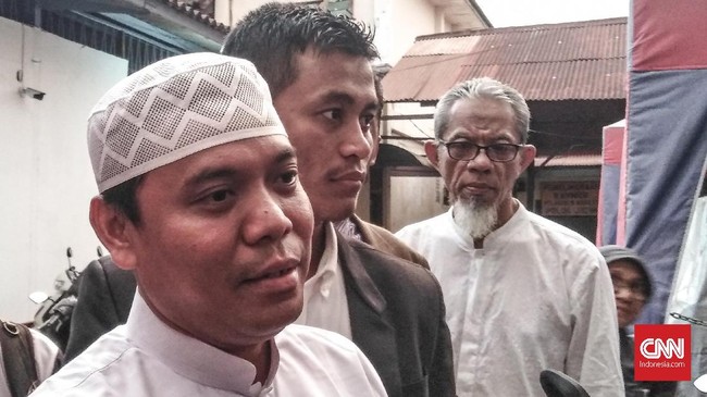 Gus Nur menegaskan pernyataannya untuk membalas akun media sosial Generasi Muda NU yang menudingnya sebagai ustaz radikal, bukan melecehkan lembaga NU.