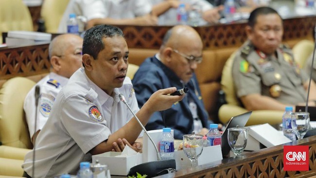 Wakil Ketua KNKT Haryo Satmiko menyampaikan setiap warga negara berhak memperoleh keadilan melalui hukum. Namun demikian, tetap sesuai ketentuan.