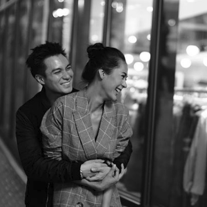 <p>Meski awalnya ogah, namun <a href="https://hot.detik.com/celeb/4312010/resmi-menikah-paula-verhoeven-tak-cium-tangan-baim-wong" target="_blank">Baim Wong dan Paula Verhoeven</a> sama-sama kepo satu sama lain. Keduanya pun andalkan mesin pencari Google untuk mencari info. Wah, sama-sama penasaran nih. Hi-hi. (Foto: Instagram/paula_verhoeven)</p>