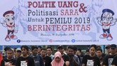 FOTO: Serba-serbi Pesta Demokrasi 2019 Di tengah persiapan Pemilu 2019, persoalan hoaks dan politik uang masih menjadi ancaman yang paling disorot oleh KPU, Bawaslu, maupun para peserta pemilu.