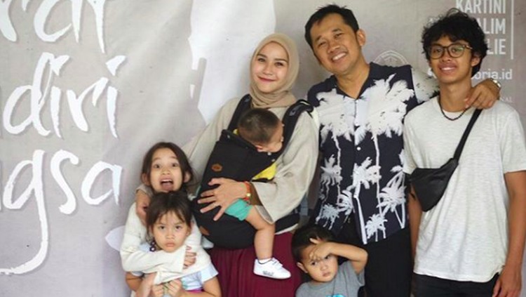 Punya empat anak, Zaskia Adya Mecca makin kreatif ajak anak seru-seruan saat quality time. Hmm, kira-kira mereka ngapain ya?