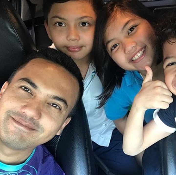 <p>3. Sahrul sering menghabiskan waktu dengan anak-anaknya. Saat bertemu jangan sampai kelewatan buat wefie bareng, cheese! (Foto: Instagram @sahrulgunawan)</p>