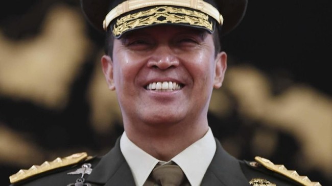 KSAD Jenderal TNI Andika Perkasa merinci sudah tujuh anggotanya disanksi disiplin terkait unggahan di media sosial yang menyinggung insiden penusukan Wiranto.