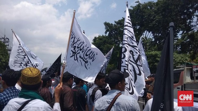 Riza Patria mengingatkan warga agar memperhatikan aturan hukum dalam setiap kegiatan yang diselenggarakan.