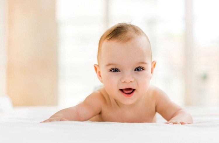 Ingin memberi nama bayi laki-laki dengan makna harta? Intip 27 nama bayi laki-laki ini ya, Bun.