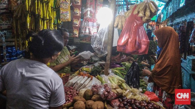 Suasana di Pasar Mampang Jaya, Jakarta Selatan.