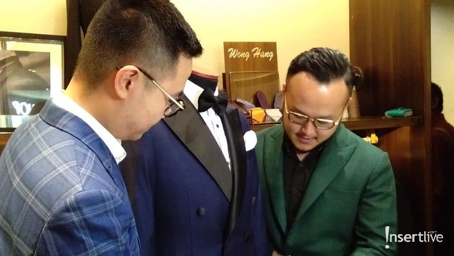 Penampakan jas untuk resepsi pernikahan Baim Wong dan Paula Verhoeven pada Sabtu (24/11).