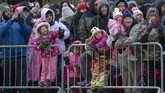 FOTO: Parade Balon Sambut Thanksgiving Tiupan angin dingin tak membuat semangat pengunjung surut dalam menyaksikan parade Thanksgiving di Manhattan, New York.
