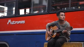 'Aku Benci Kamu Pergi, Metromini'