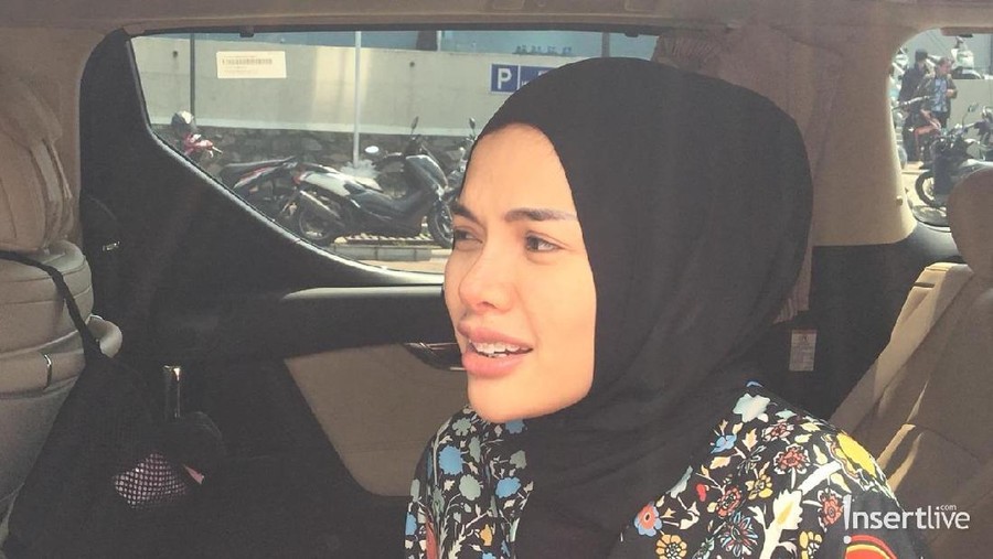 Nikita Mirzani resmi menjadi tersangka kasus dugaan diskriminasi pada anak. Namun Nikita mengaku tak masalah karena dirinya tengah berjihad.