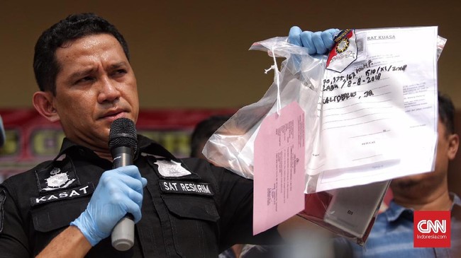 Polres Jakbar dan Polsek Tanjung Duren membentuk tim khusus terkait kasus kematian anggota FBR dan menyebut pelaku sudah teridentifikasi.
