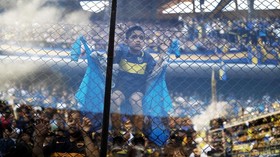 FOTO: Kegilaan Derby Argentina di Final Copa Libertadores