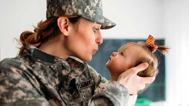 Bicara tentara nggak selamanya menakutkan lho, Bun. Simak deh deretan nama bayi yang terinspirasi dari pasukan militer.