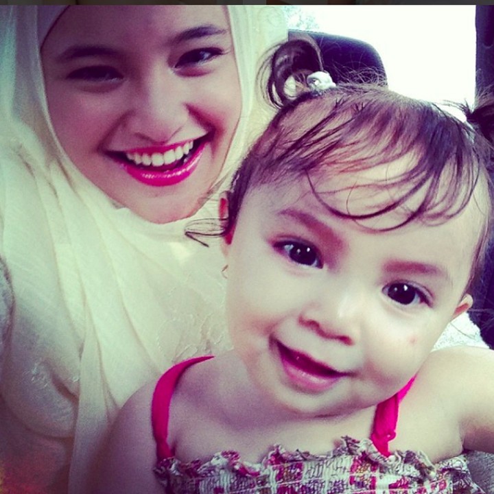 <p>Sienna udah mulai pintar bergaya bareng Bunda Marshanda. (Foto: Instagram/siennakasyafani)</p>