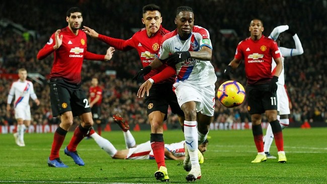 Manchester United gagal bangkit di kompetisi Liga Primer Inggris usai ditahan imbang Crystal Palace di Stadion Old Trafford, Sabtu (24/11).